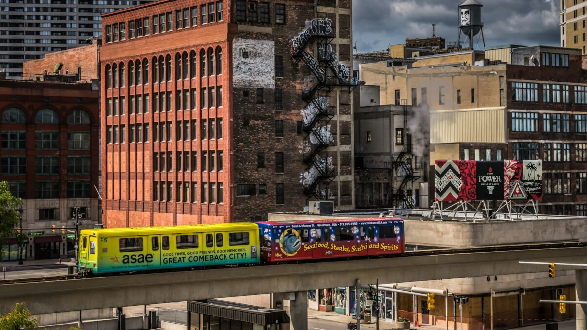 downtown detroit tram service, detroit, michigan